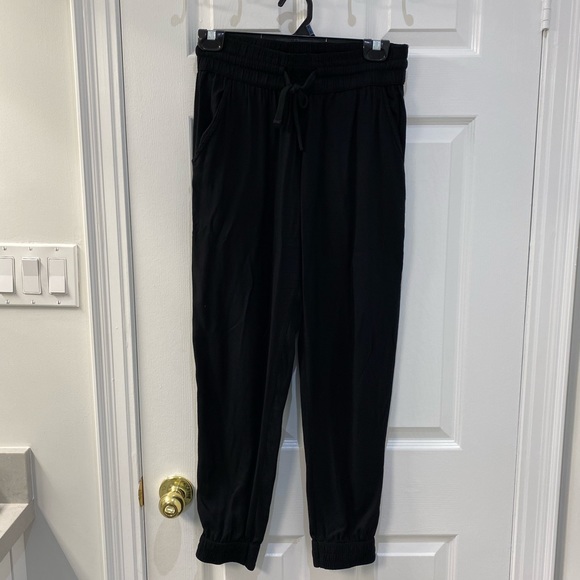 Aritzia joggers - Picture 5 of 7